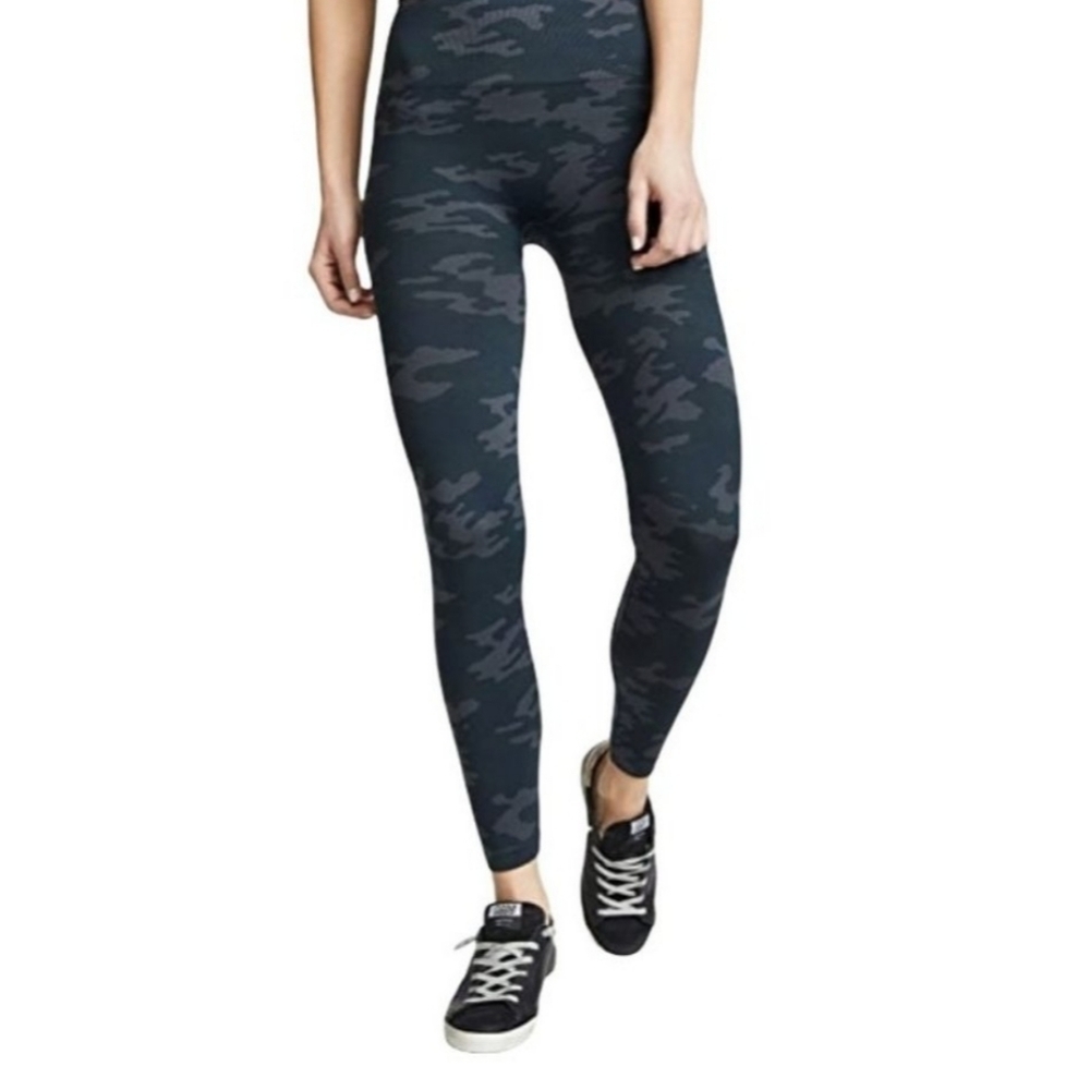 SPANX seamless camo leggings Medium